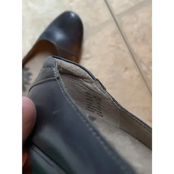 Women’s Taos Navy Blue Debut Shoes Size 8.5 Slip On Leather Heeled Flat - Picture 4 of 9